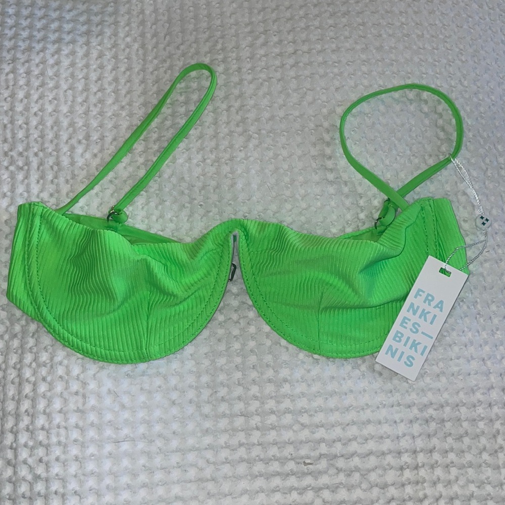 Frankie’s bikinis Tolly top L